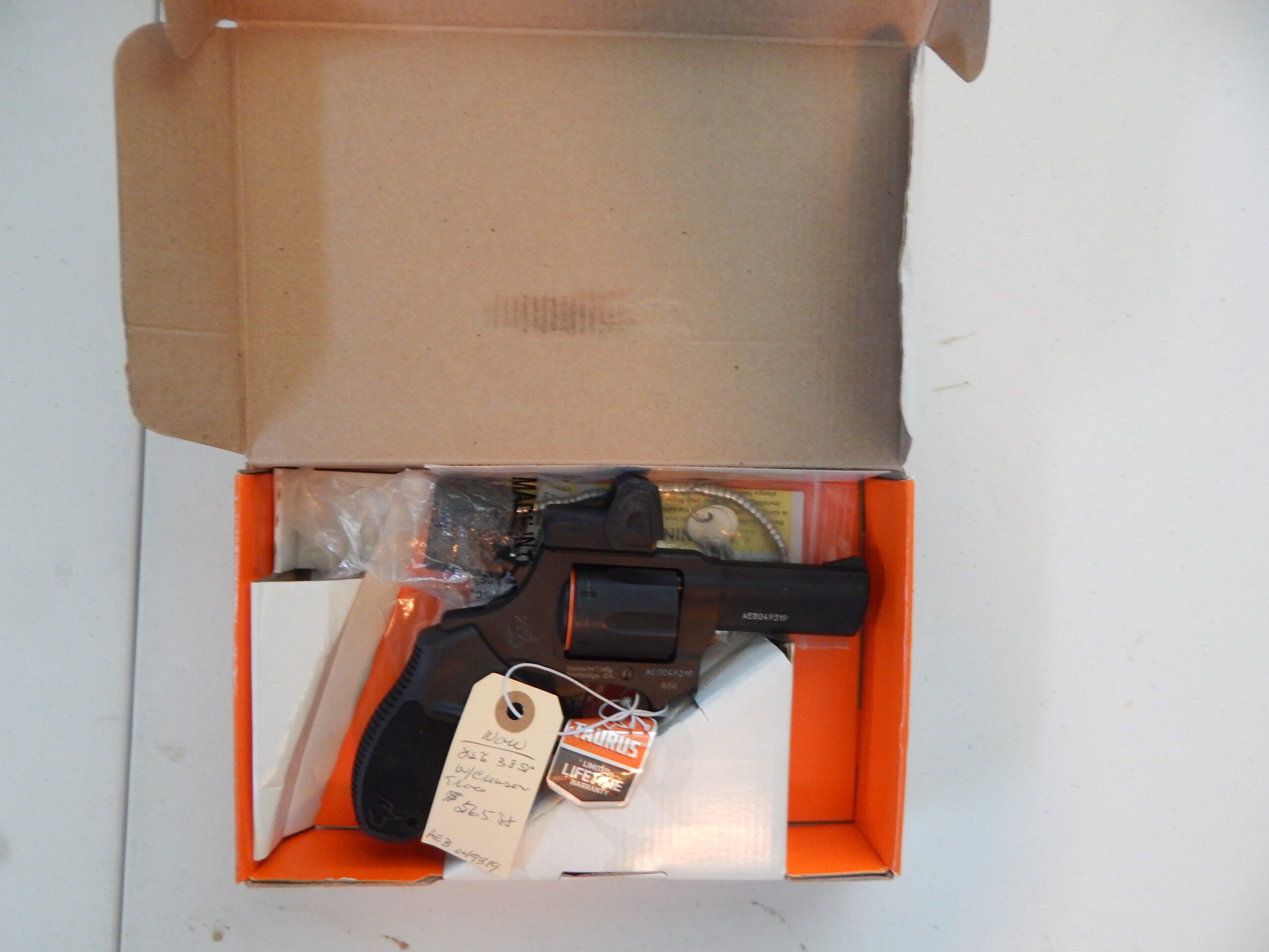 Taurus 856 38 Spc. W/ Crimson Trace