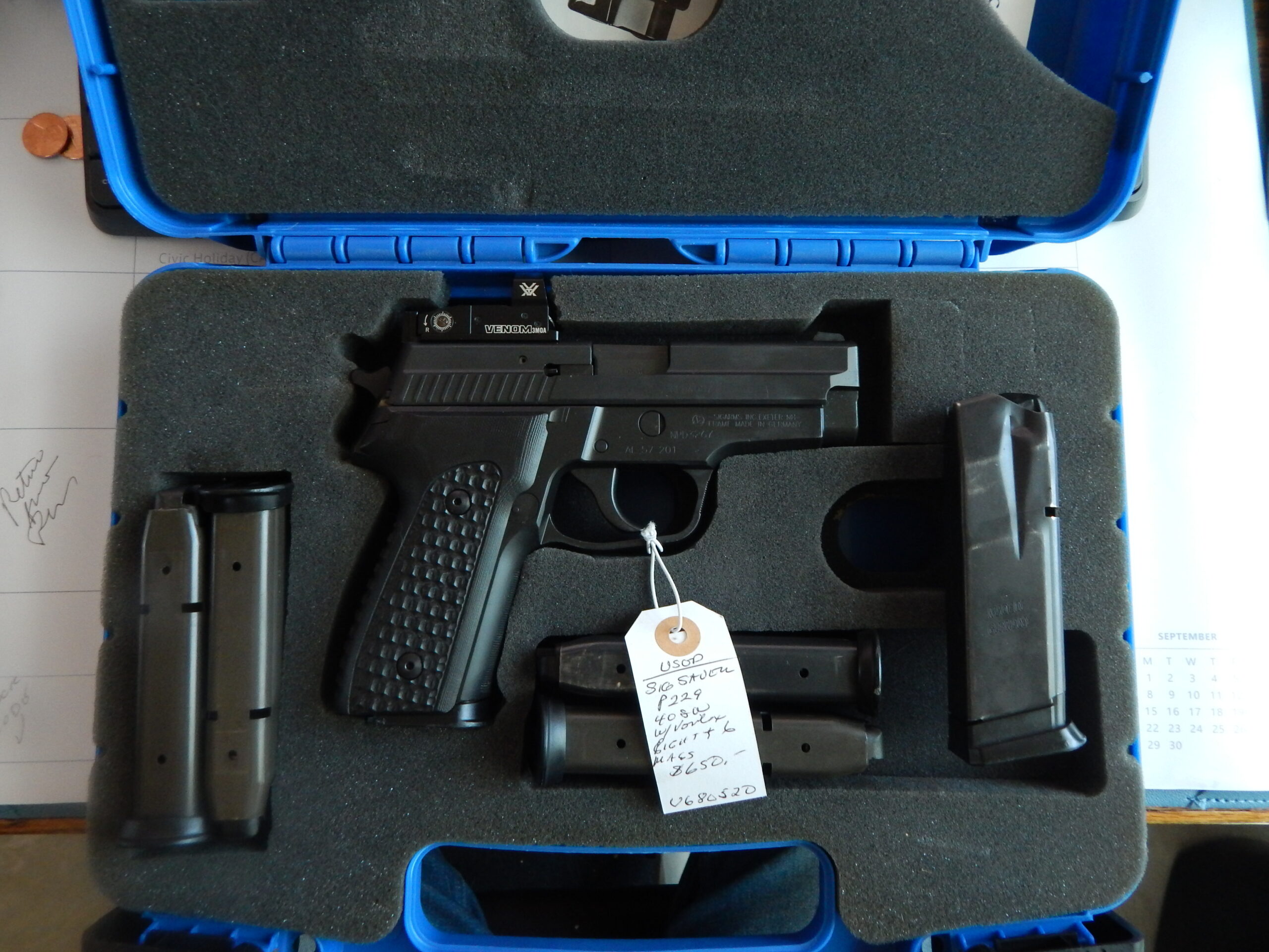 USED Sig Sauer P229 40 SW w 6 Mags W/ Voretex sight