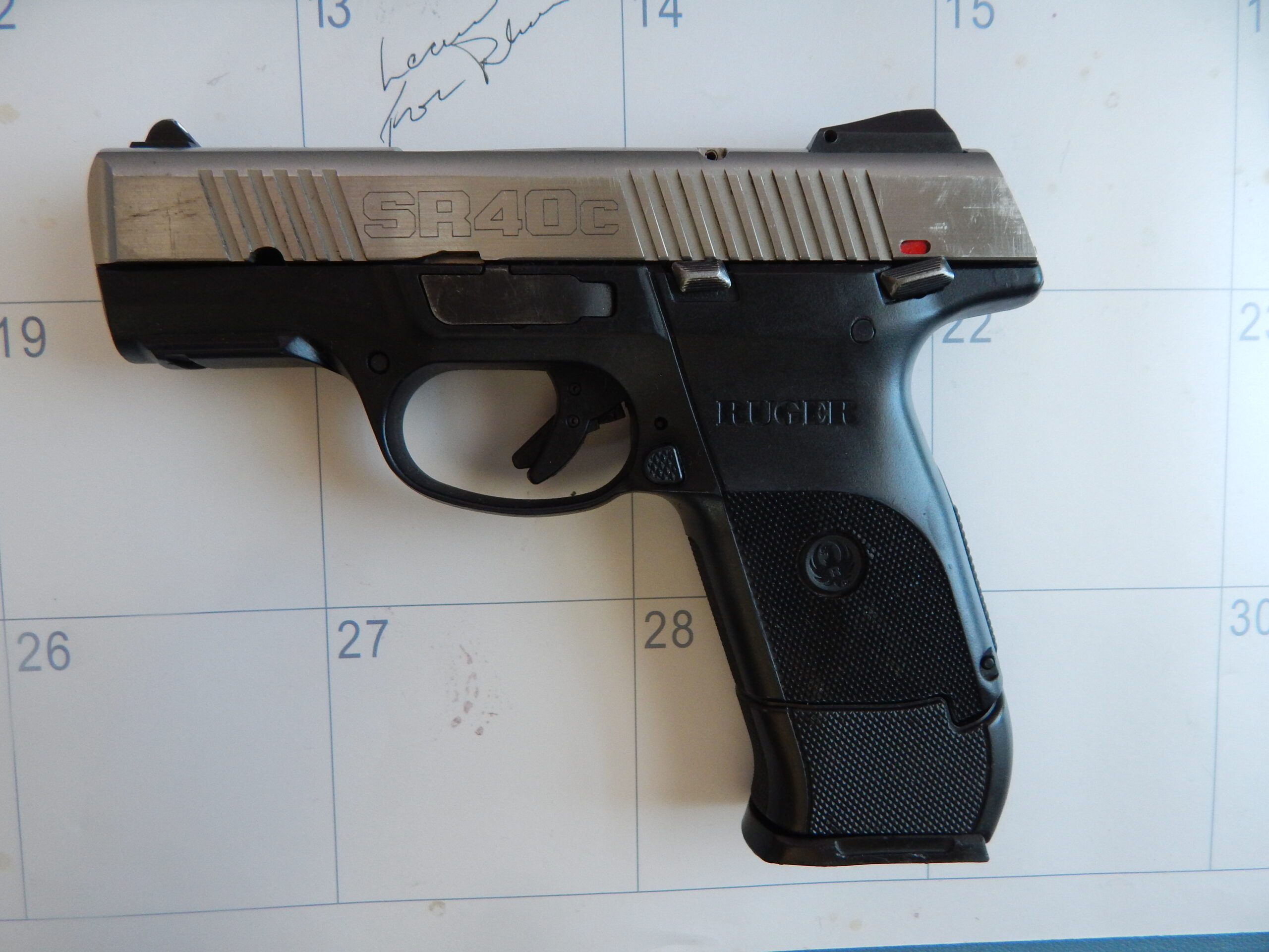 Ruger SR40C in 40SW 1x15 rd mag